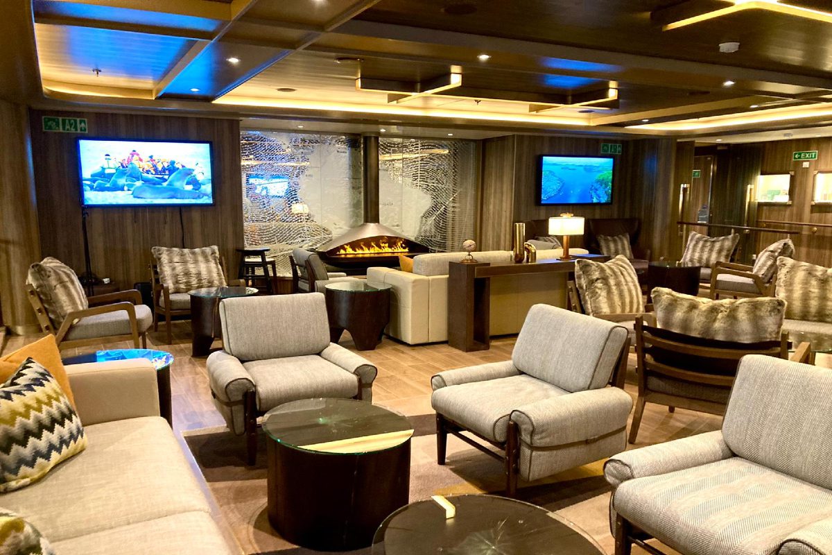 cruise ship lounge